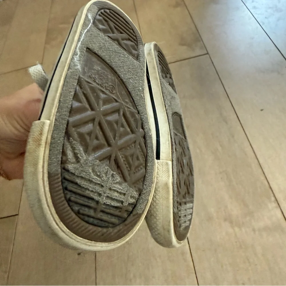 Converse trendy sneakers